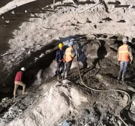 合肥隧道拱顶带模注浆料，微膨胀注浆料的特点及施工工艺